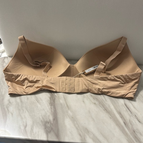COPY - COPY - COPY - New Wireless Skims Bra 44C - Picture 3 of 8